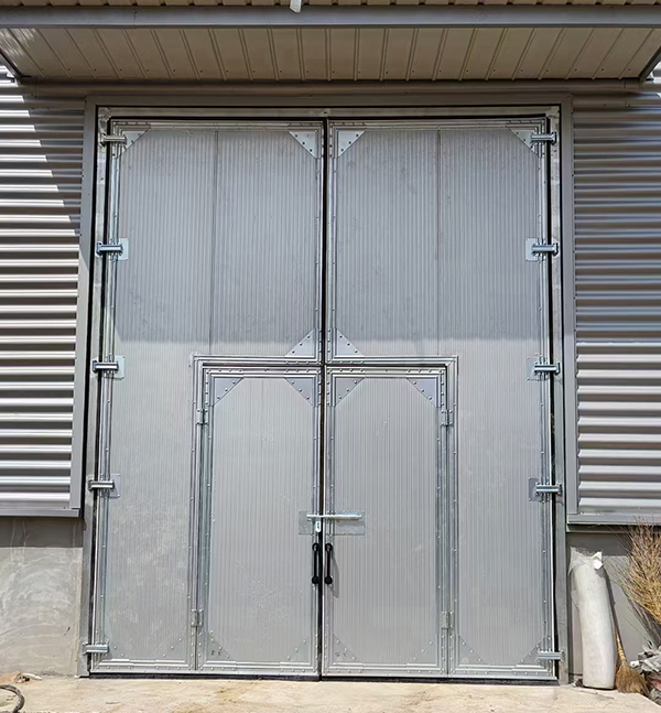 新城镇工业平开门