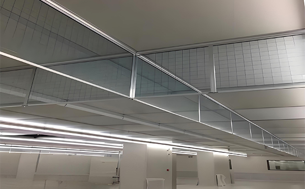 新城镇玻璃挡烟垂壁