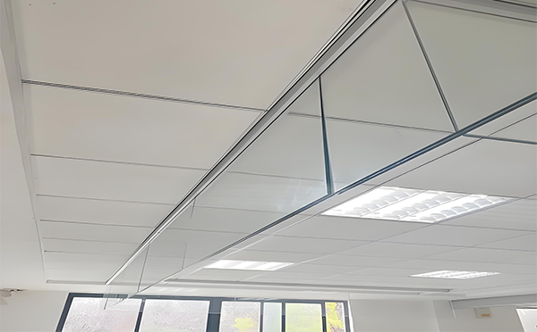 新城镇玻璃挡烟垂壁