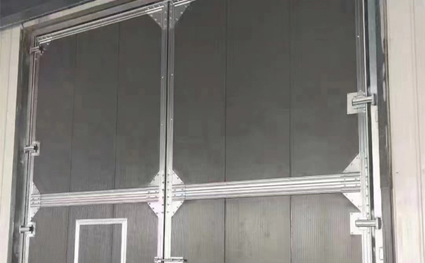 新城镇兰州厂房新城镇工业门选购与使用指南：打造高效安全的生产环境