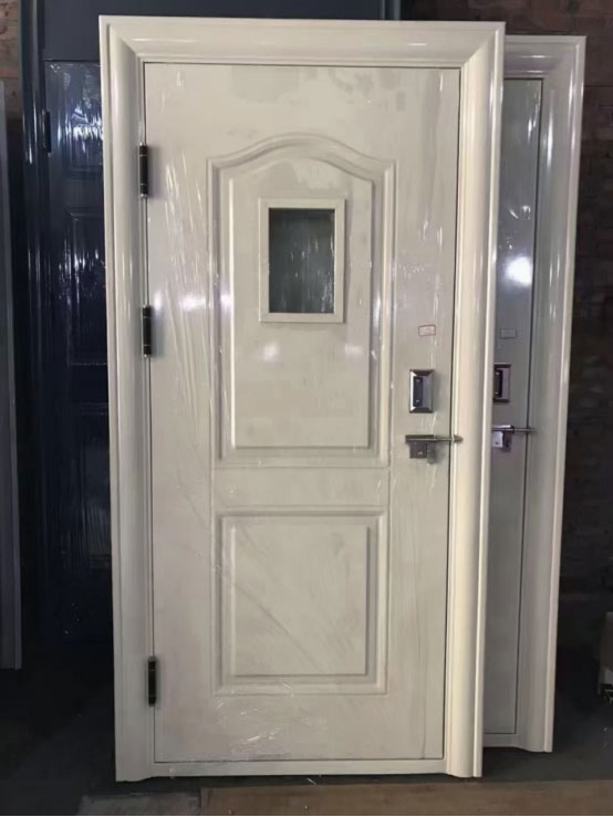 新城镇学校教室门