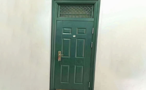 新城镇学校教室门