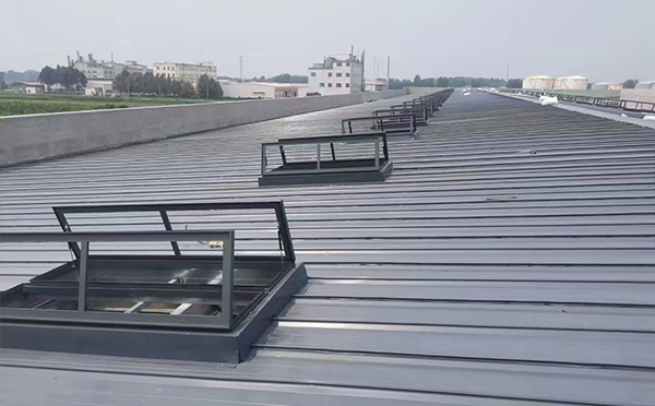 某中学室内体育馆新城镇排烟窗改造项目