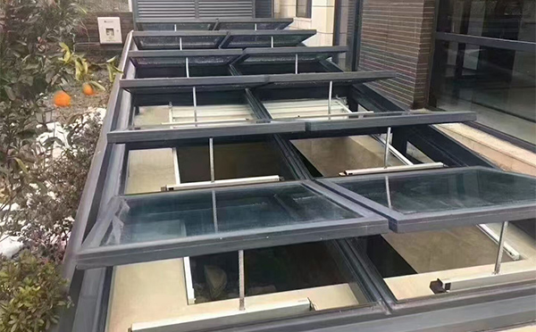 某轨道交通车辆维修车间新城镇排烟窗应用