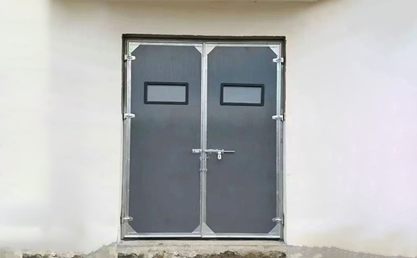 新城镇工业门在高温作业区域的运行表现